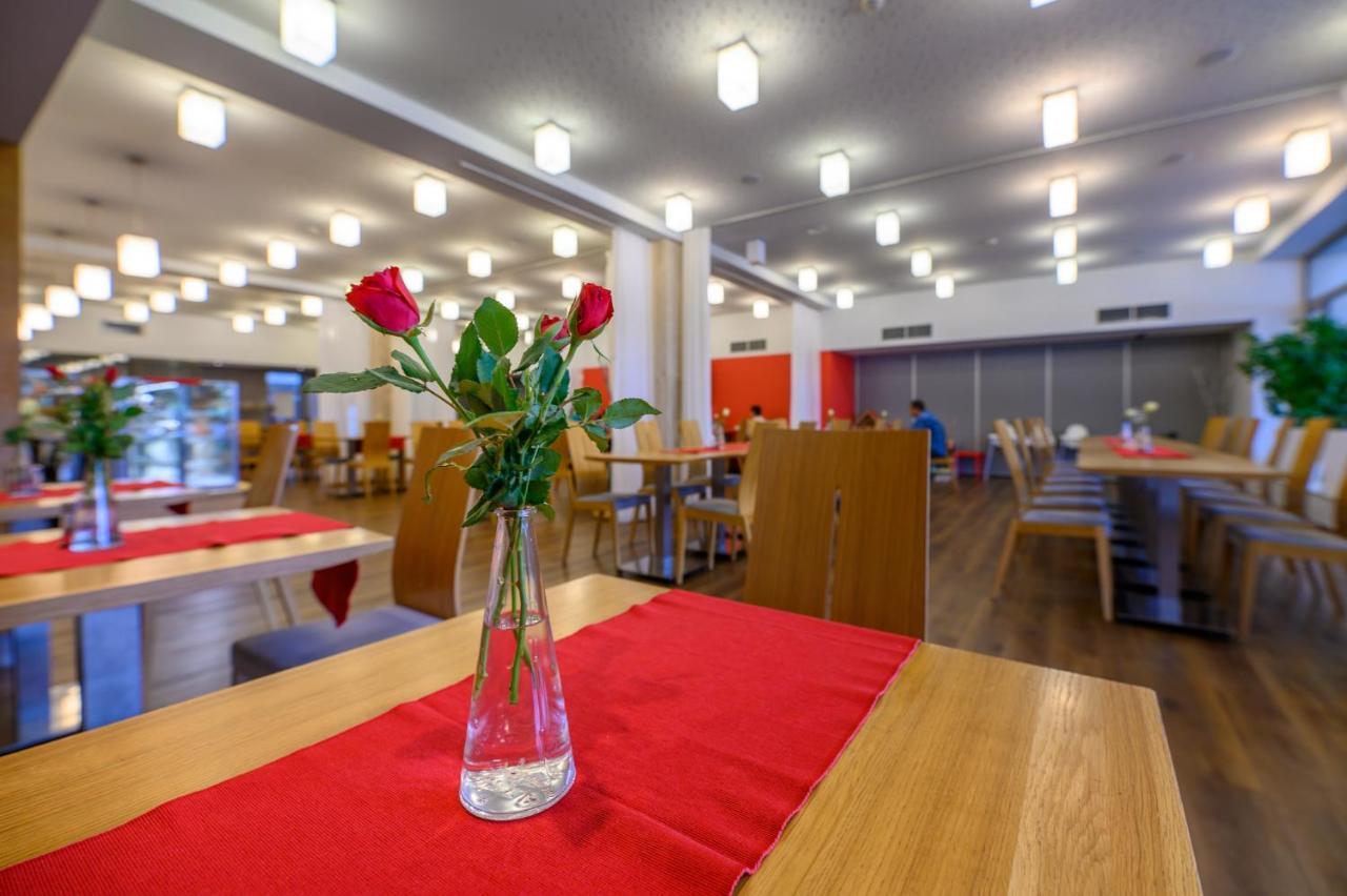 特热比奇原子酒店 Třebíč 外观 照片