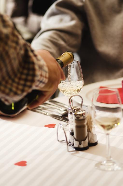 特热比奇原子酒店 Třebíč 外观 照片